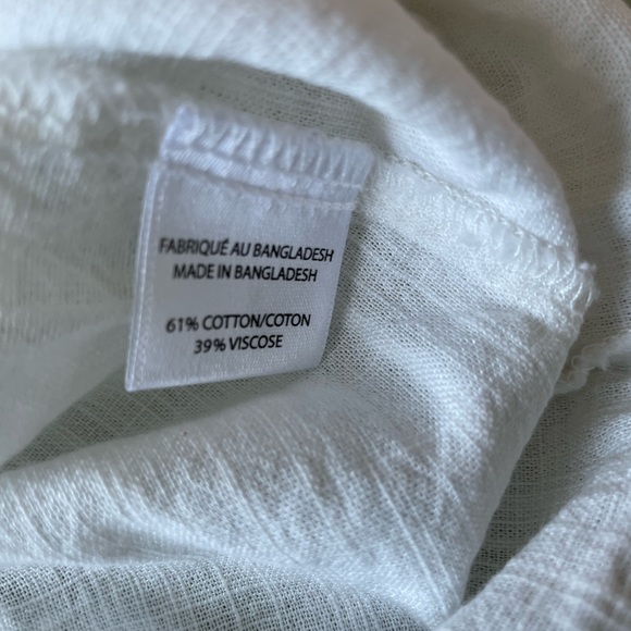 White blouse. Feels and looks like linen. - Picture 2 of 9